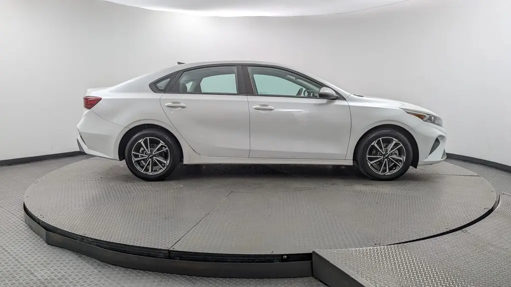 2022 KIA FORTE LXS photo 8