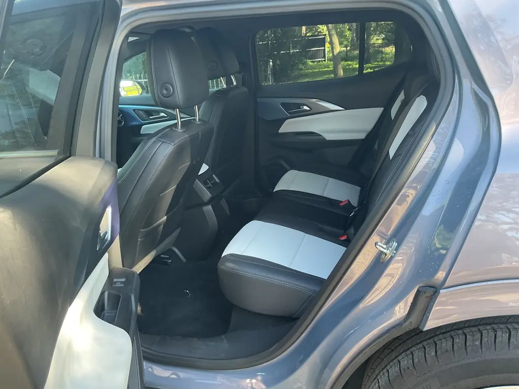 2025 CHEVROLET EQUINOX EV LT2 W/PDE photo 12