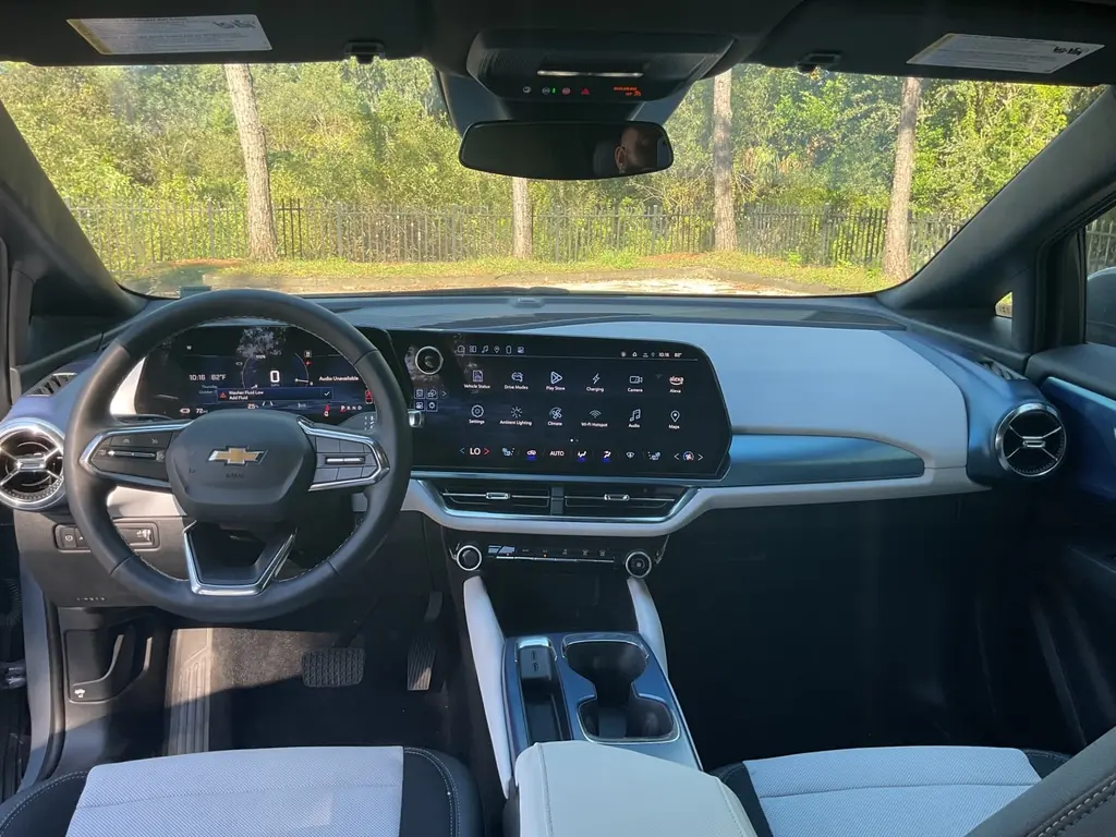 2025 CHEVROLET EQUINOX EV LT2 W/PDE photo 13