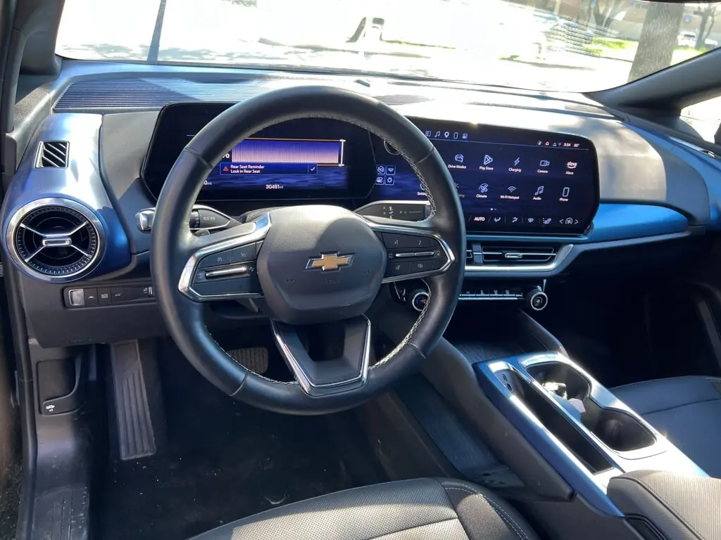 2024 CHEVROLET EQUINOX EV LT photo 11