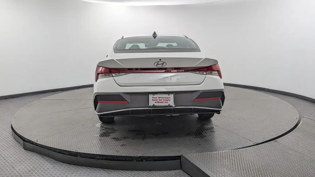 2025 HYUNDAI ELANTRA SE photo 6