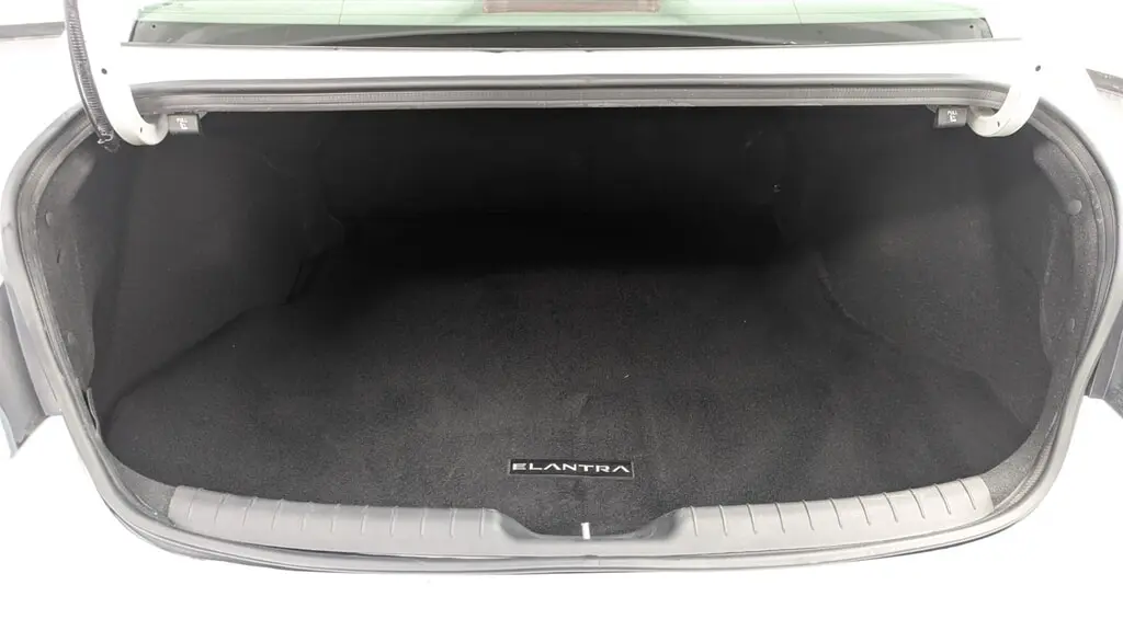 2025 HYUNDAI ELANTRA SE photo 17