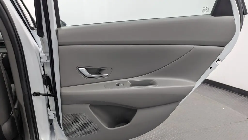 2025 HYUNDAI ELANTRA SE photo 20