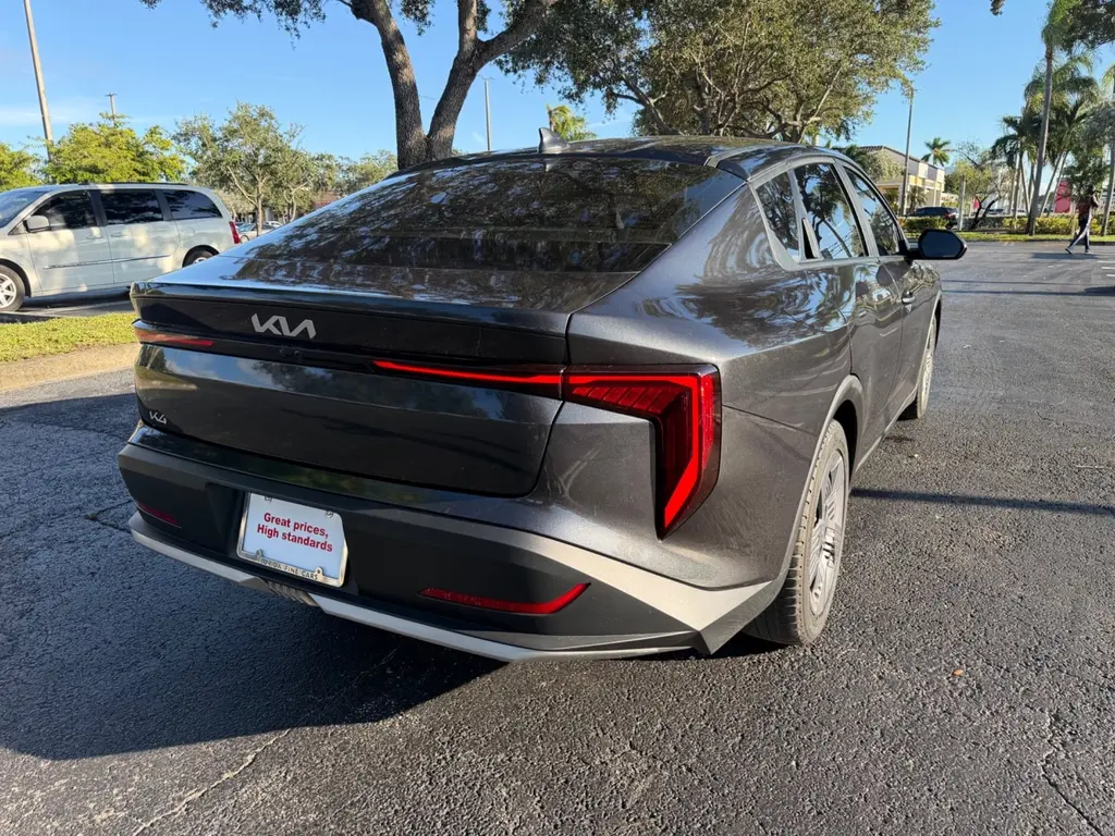 2025 KIA K4 LX photo 6