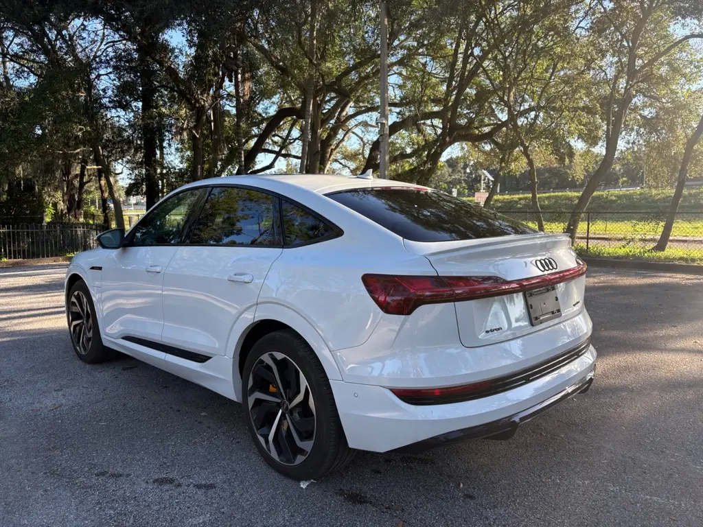 2022 AUDI E-TRON SPORTBACK S LINE PREMIUM PLUS photo 3