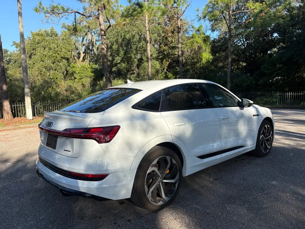 2022 AUDI E-TRON SPORTBACK S LINE PREMIUM PLUS photo 5