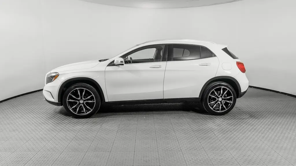 2017 MERCEDES-BENZ GLA GLA 250 photo 2