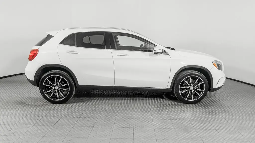 2017 MERCEDES-BENZ GLA GLA 250 photo 8