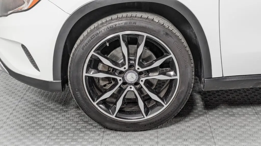2017 MERCEDES-BENZ GLA GLA 250 photo 32