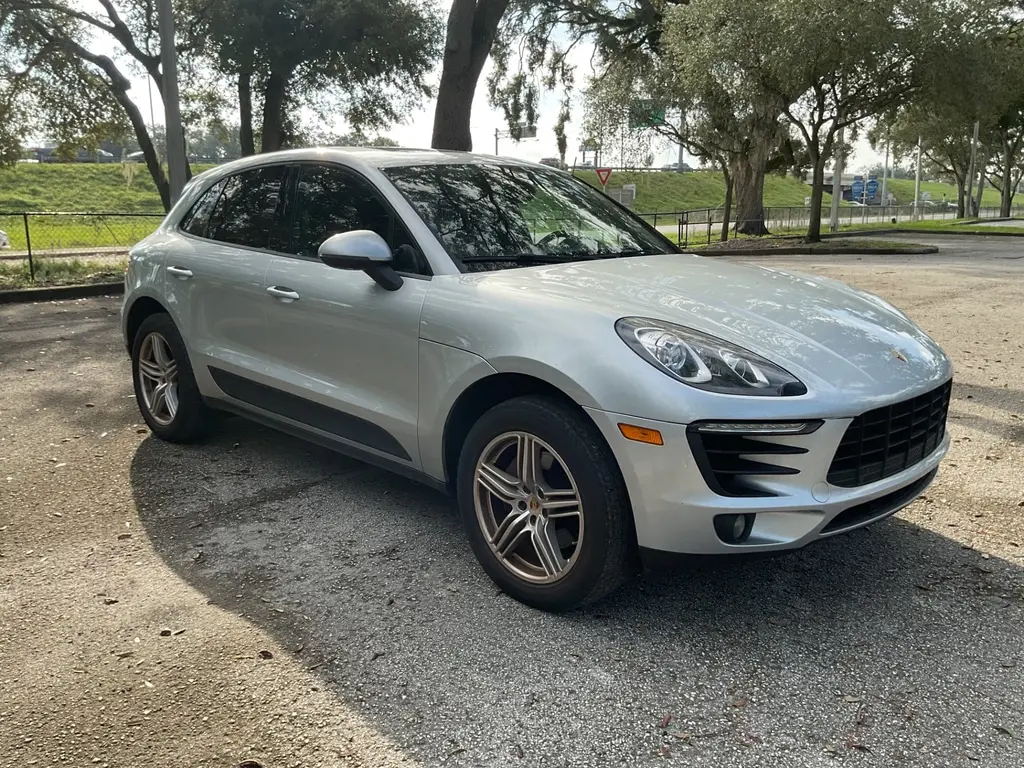 2018 PORSCHE MACAN SPORT EDITION photo 7