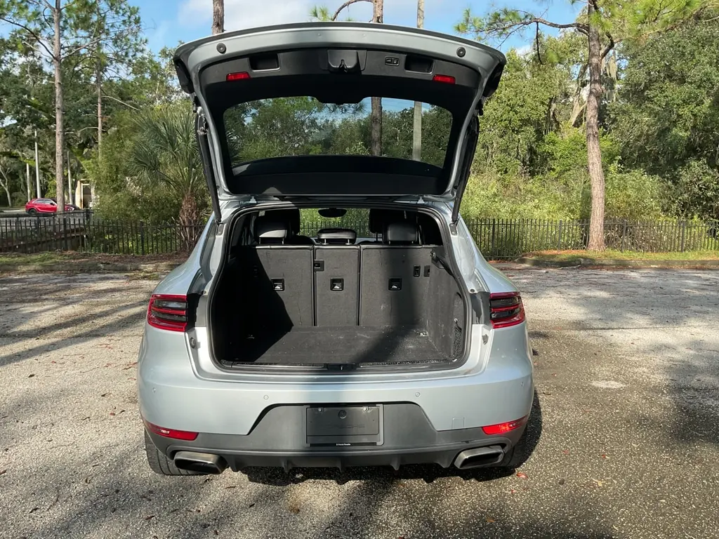 2018 PORSCHE MACAN SPORT EDITION photo 14