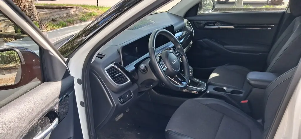 2026 KIA SELTOS S photo 11