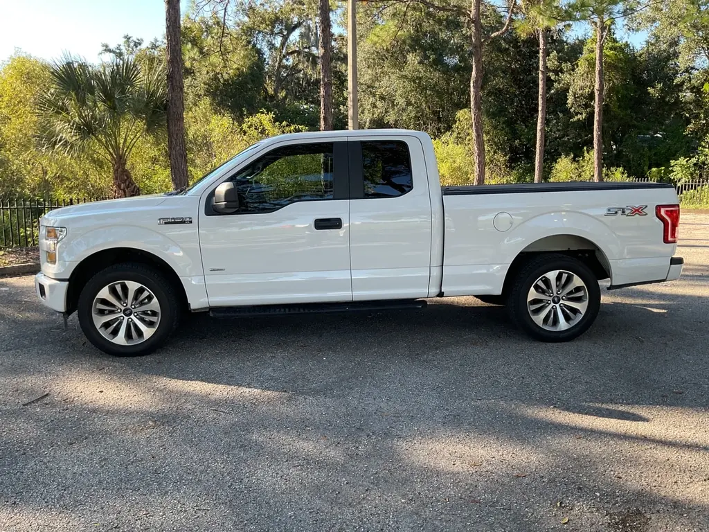 2017 FORD F-150 XL photo 2