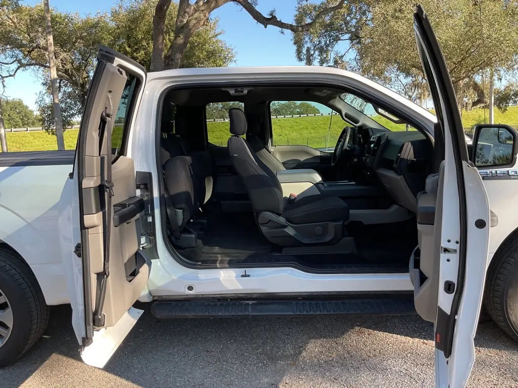 2017 FORD F-150 XL photo 18