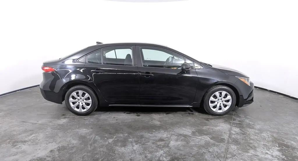 2022 TOYOTA COROLLA LE photo 6