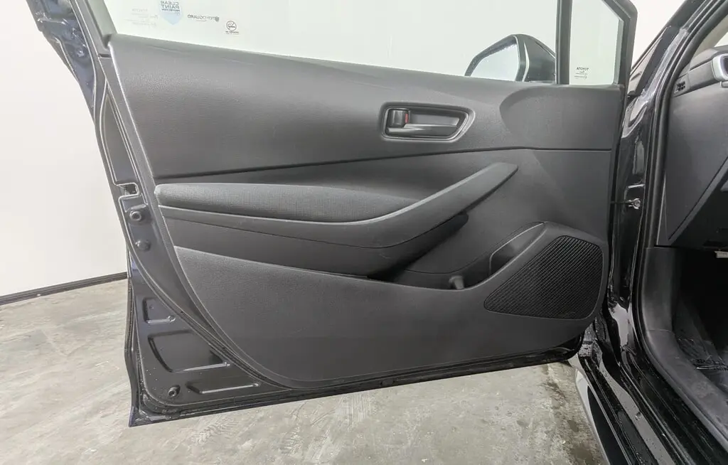 2022 TOYOTA COROLLA LE photo 10