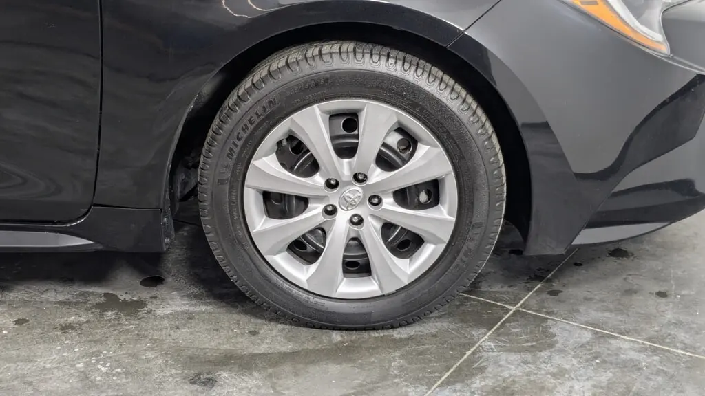 2022 TOYOTA COROLLA LE photo 29