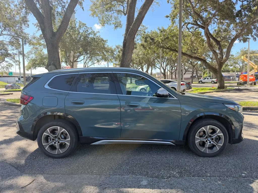 2023 BMW X1 XDRIVE28I photo 3
