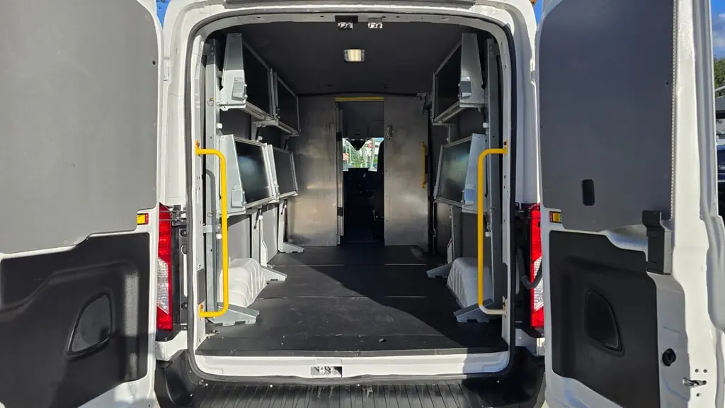2023 FORD E-TRANSIT photo 13