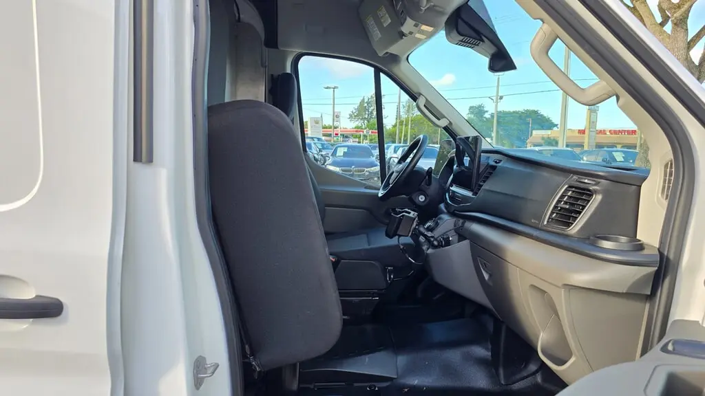 2023 FORD E-TRANSIT photo 16