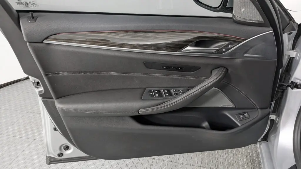 2021 BMW 5 SERIES 530I photo 12