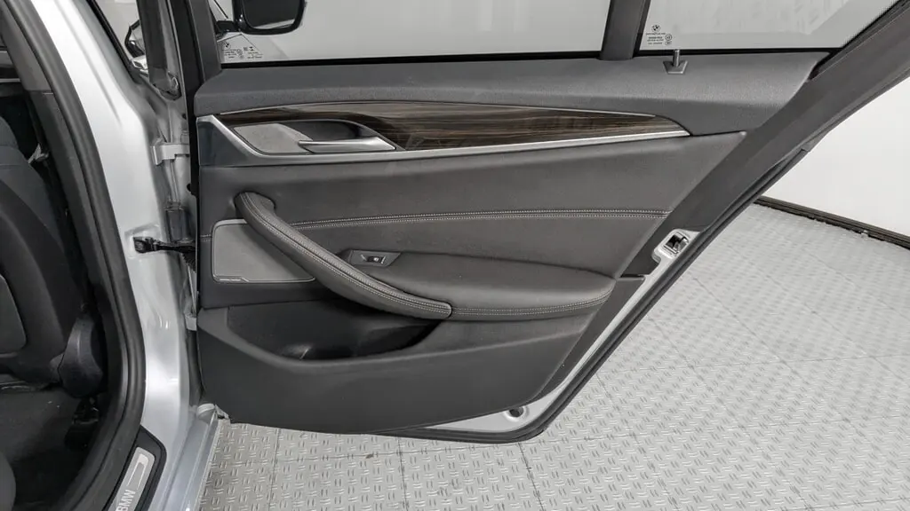 2021 BMW 5 SERIES 530I photo 18