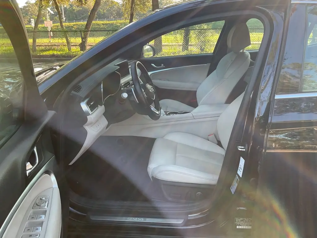 2025 GENESIS G70 2.5T photo 10
