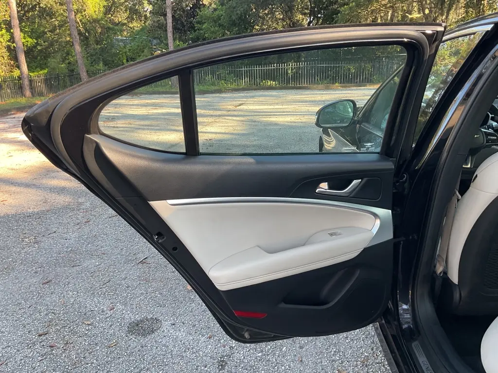 2025 GENESIS G70 2.5T photo 11