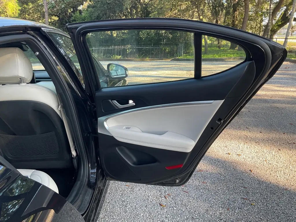 2025 GENESIS G70 2.5T photo 14