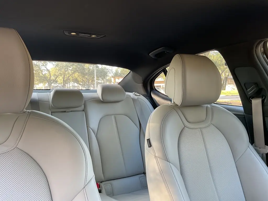 2025 GENESIS G70 2.5T photo 19
