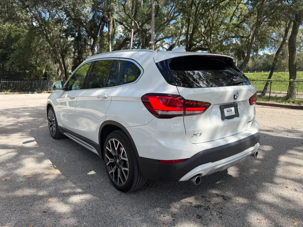 2022 BMW X1 SDRIVE28I photo 3