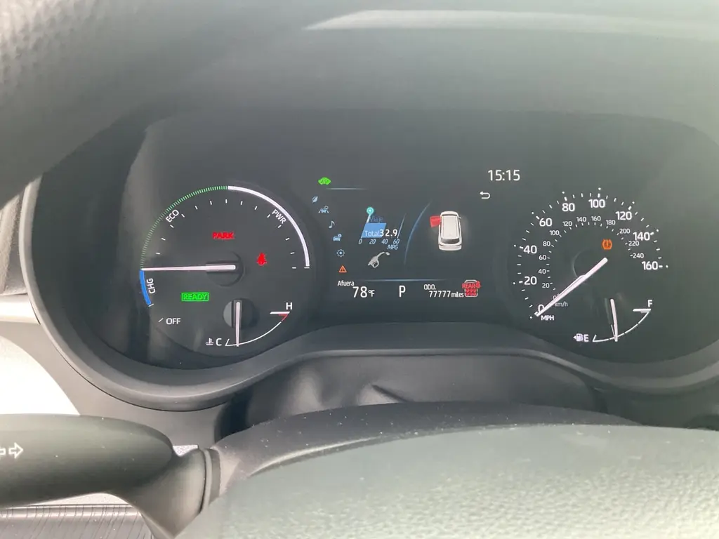 2025 TOYOTA SIENNA LE photo 17