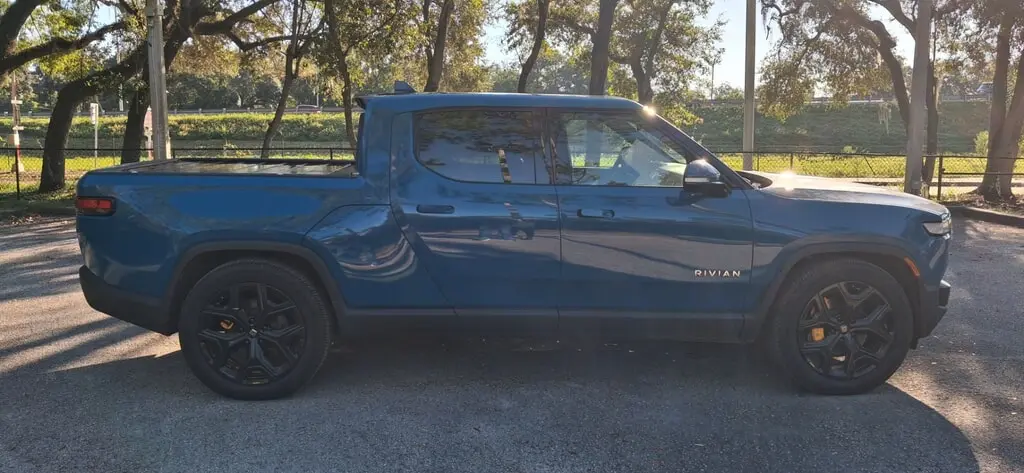 2022 RIVIAN R1T ADVENTURE PACKAGE photo 6