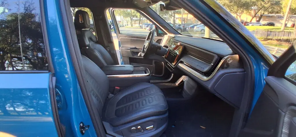 2022 RIVIAN R1T ADVENTURE PACKAGE photo 9