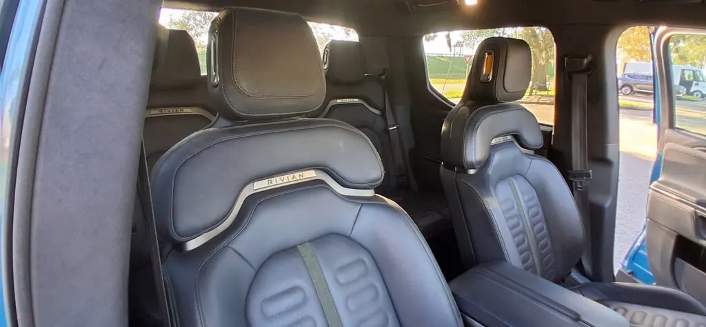 2022 RIVIAN R1T ADVENTURE PACKAGE photo 10