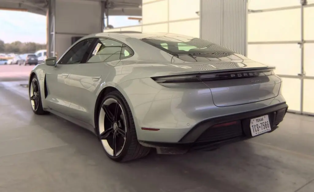 2023 PORSCHE TAYCAN photo 8