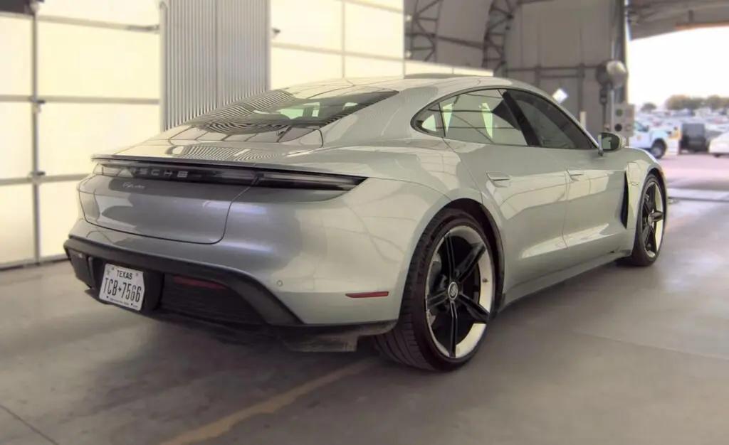 2023 PORSCHE TAYCAN photo 5
