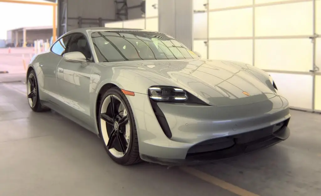 2023 PORSCHE TAYCAN photo 4