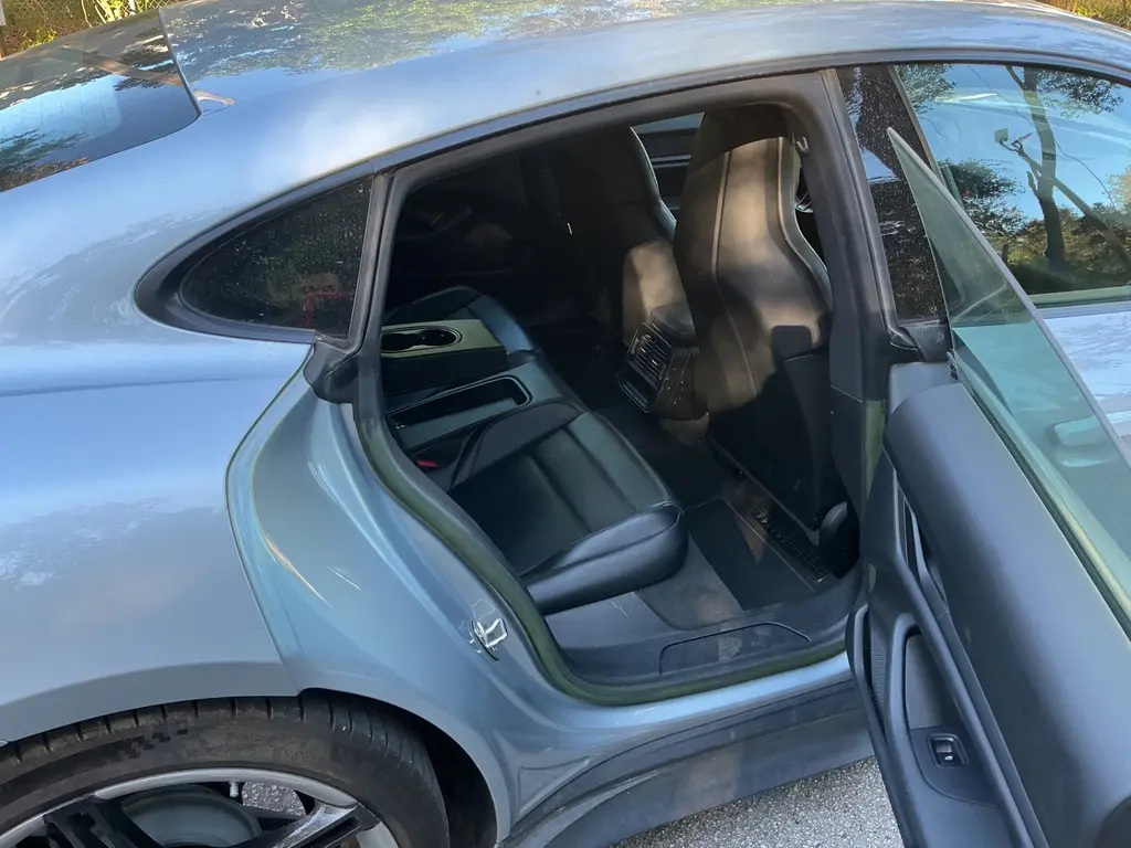 2023 PORSCHE TAYCAN photo 14