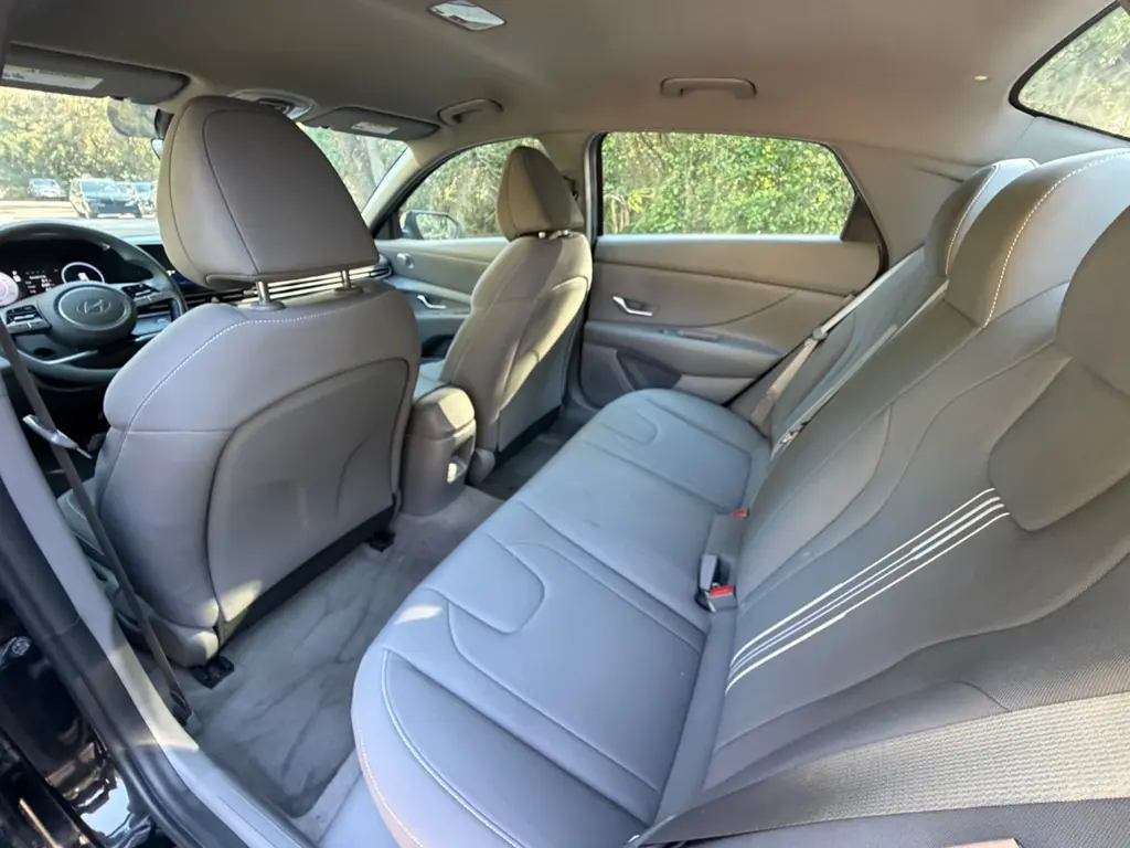 2024 HYUNDAI ELANTRA SEL photo 17