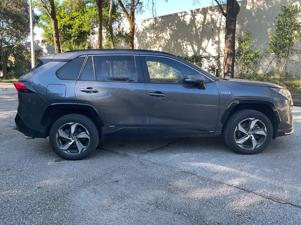 2021 TOYOTA RAV4 PRIME SE photo 6