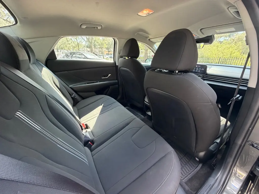 2024 HYUNDAI ELANTRA SEL photo 12