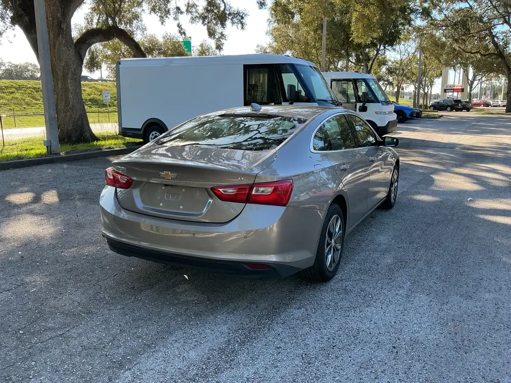 2024 CHEVROLET MALIBU LT photo 5