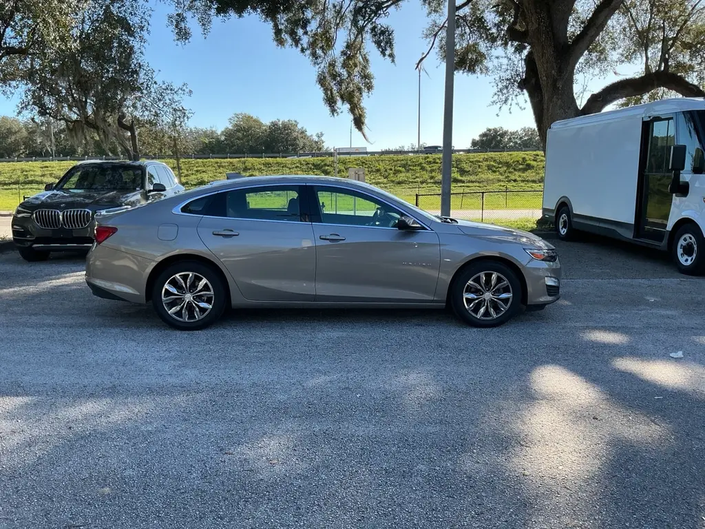 2024 CHEVROLET MALIBU LT photo 6