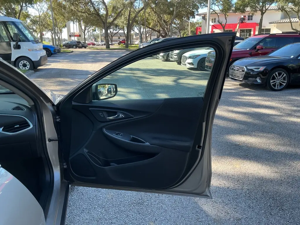 2024 CHEVROLET MALIBU LT photo 16