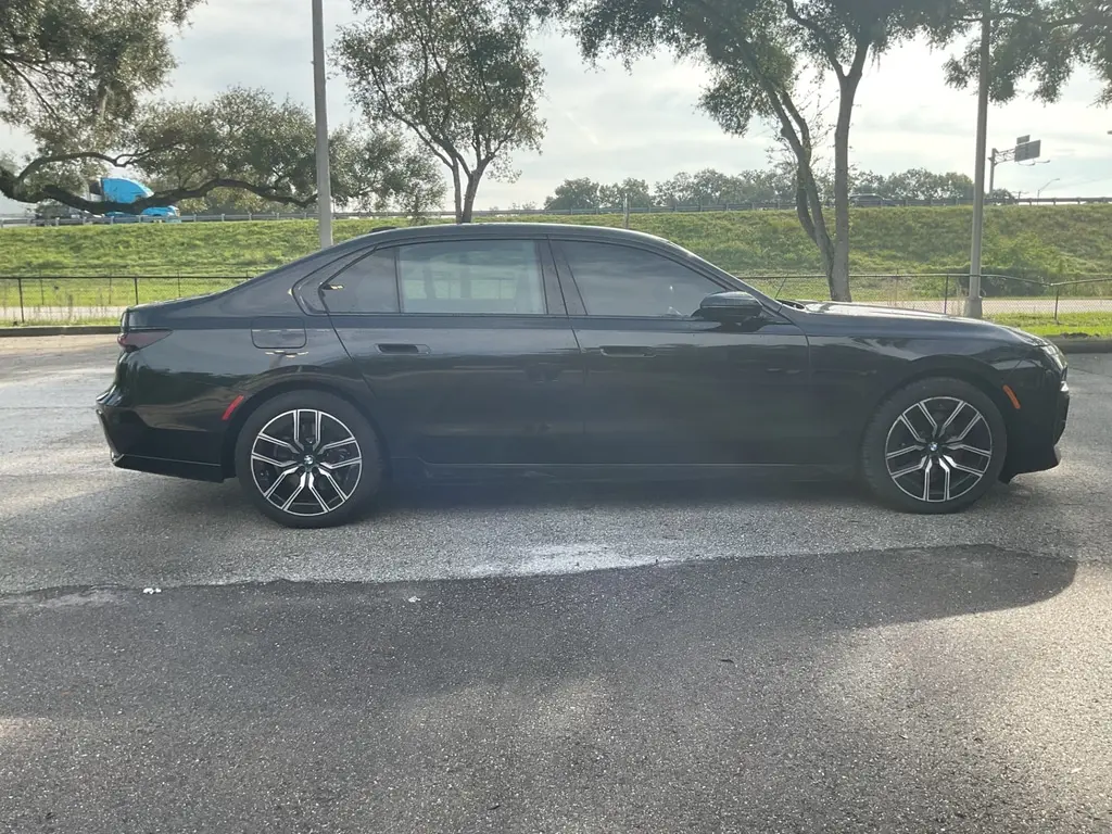 2023 BMW 7 SERIES 740I photo 6