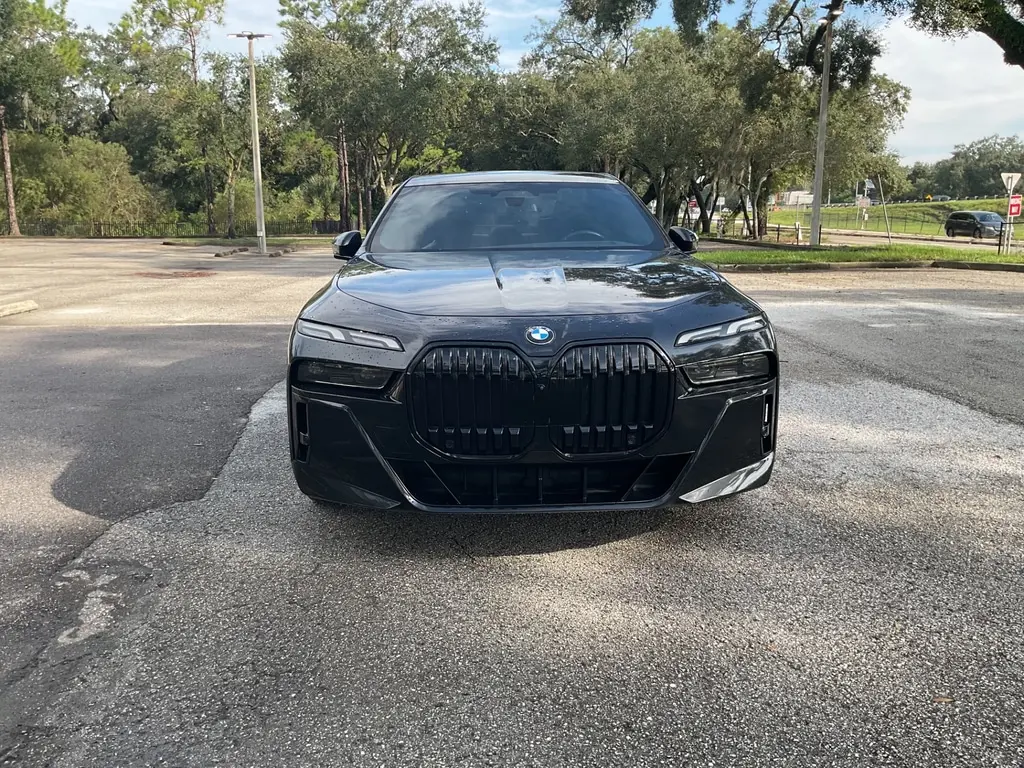 2023 BMW 7 SERIES 740I photo 8
