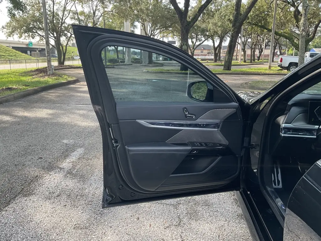 2023 BMW 7 SERIES 740I photo 9