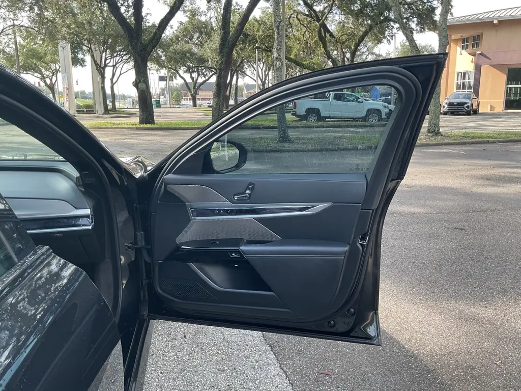 2023 BMW 7 SERIES 740I photo 17