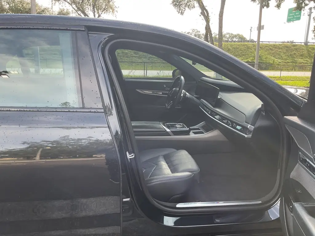 2023 BMW 7 SERIES 740I photo 18